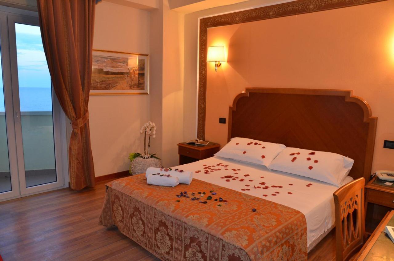 Grand Hotel Montesilvano Marina المظهر الخارجي الصورة