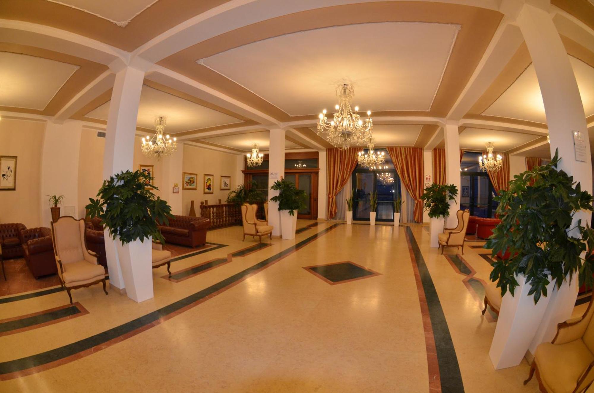 Grand Hotel Montesilvano Marina المظهر الخارجي الصورة