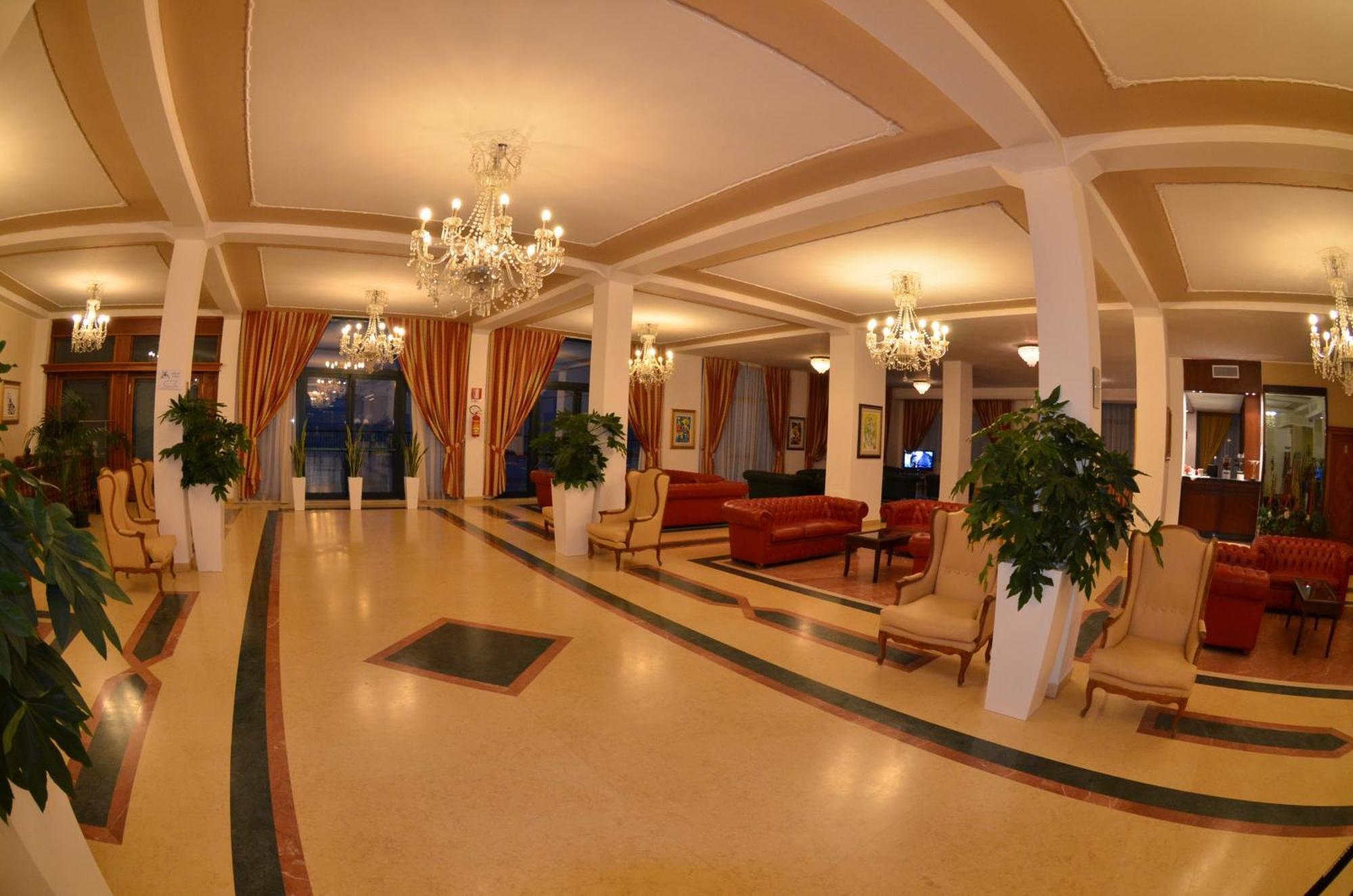 Grand Hotel Montesilvano Marina المظهر الخارجي الصورة
