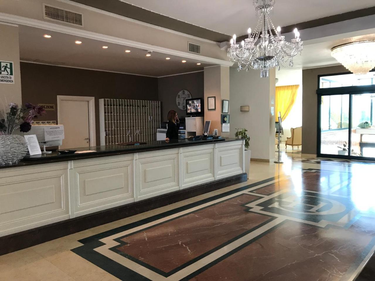 Grand Hotel Montesilvano Marina المظهر الخارجي الصورة