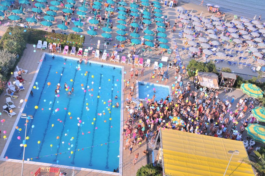 Grand Hotel Montesilvano Marina المظهر الخارجي الصورة
